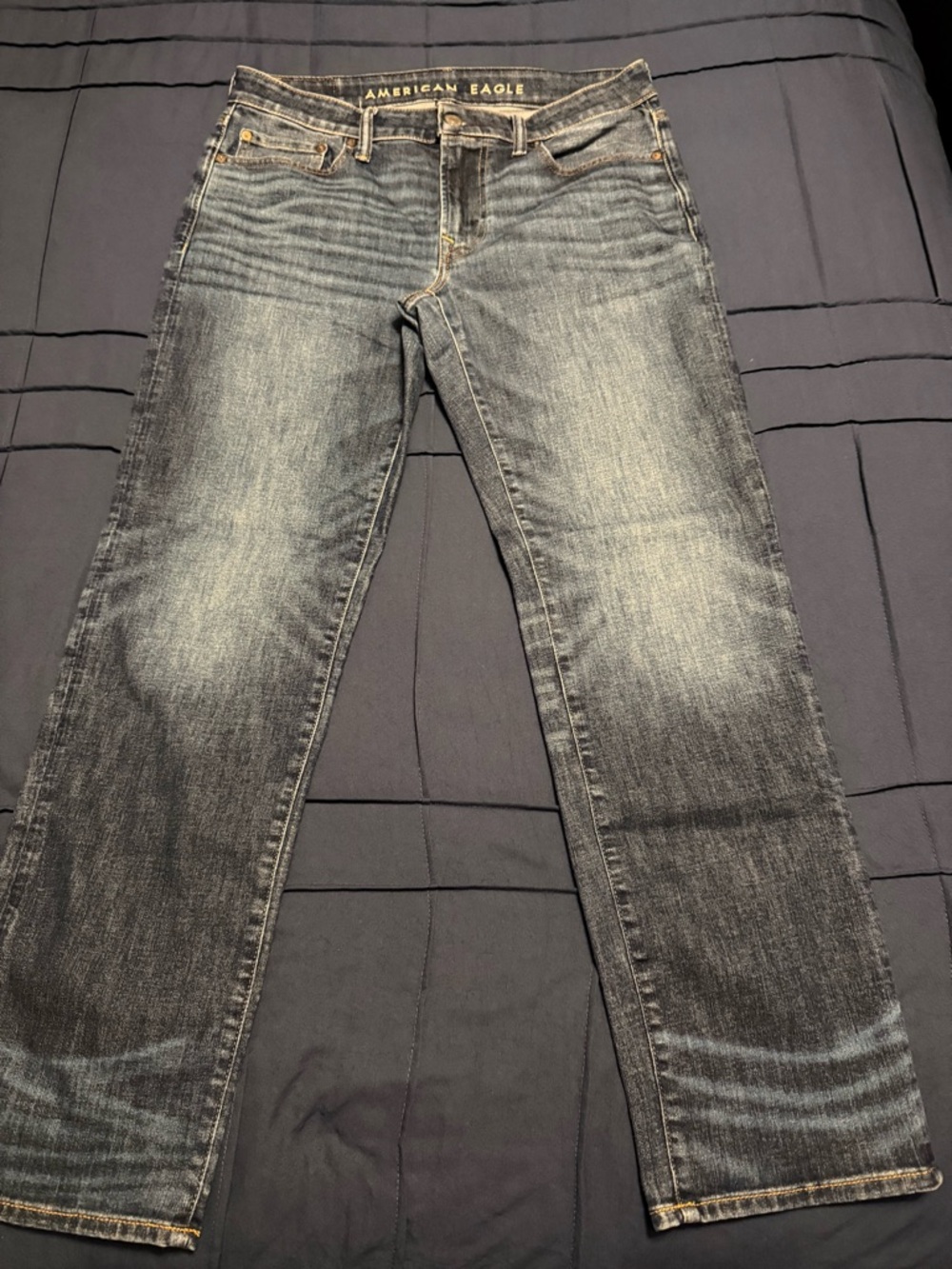 American Eagle Outfitters Men's Faded Blue Straight Jeans